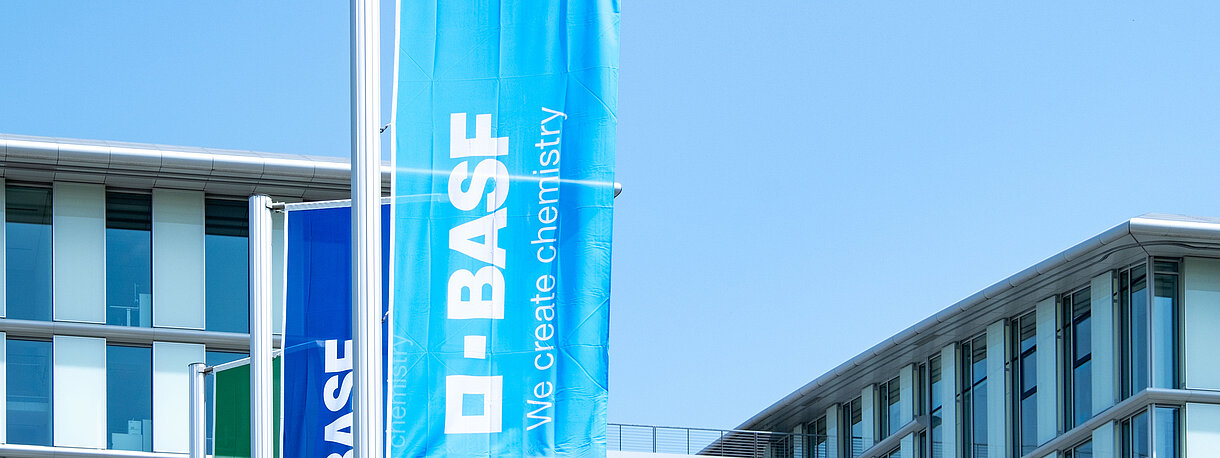 Effectenspiegel-basf-fahnen