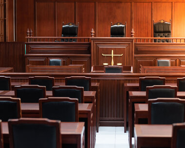 gerichtssaal.jpg
