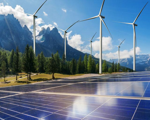 Wind-_und_Solarpark.jpg