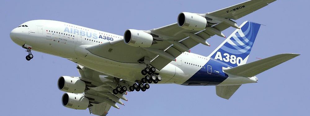 Airbus_-_A380.jpg Airbus_-_A380.jpg